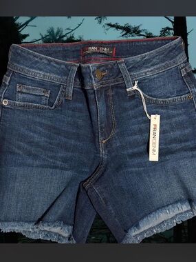 NWT Fran Denim "Melissa" Athletic Fit Shorts Size 26